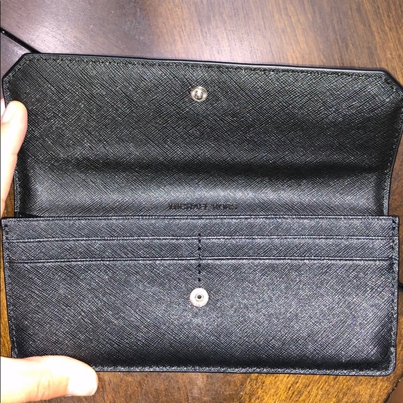 Brand new Michael Kors wallet - Picture 2 of 5